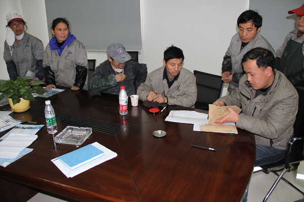 繁昌經濟開發區管委會及縣總工會領導一行來我司開展“送溫暖”活動